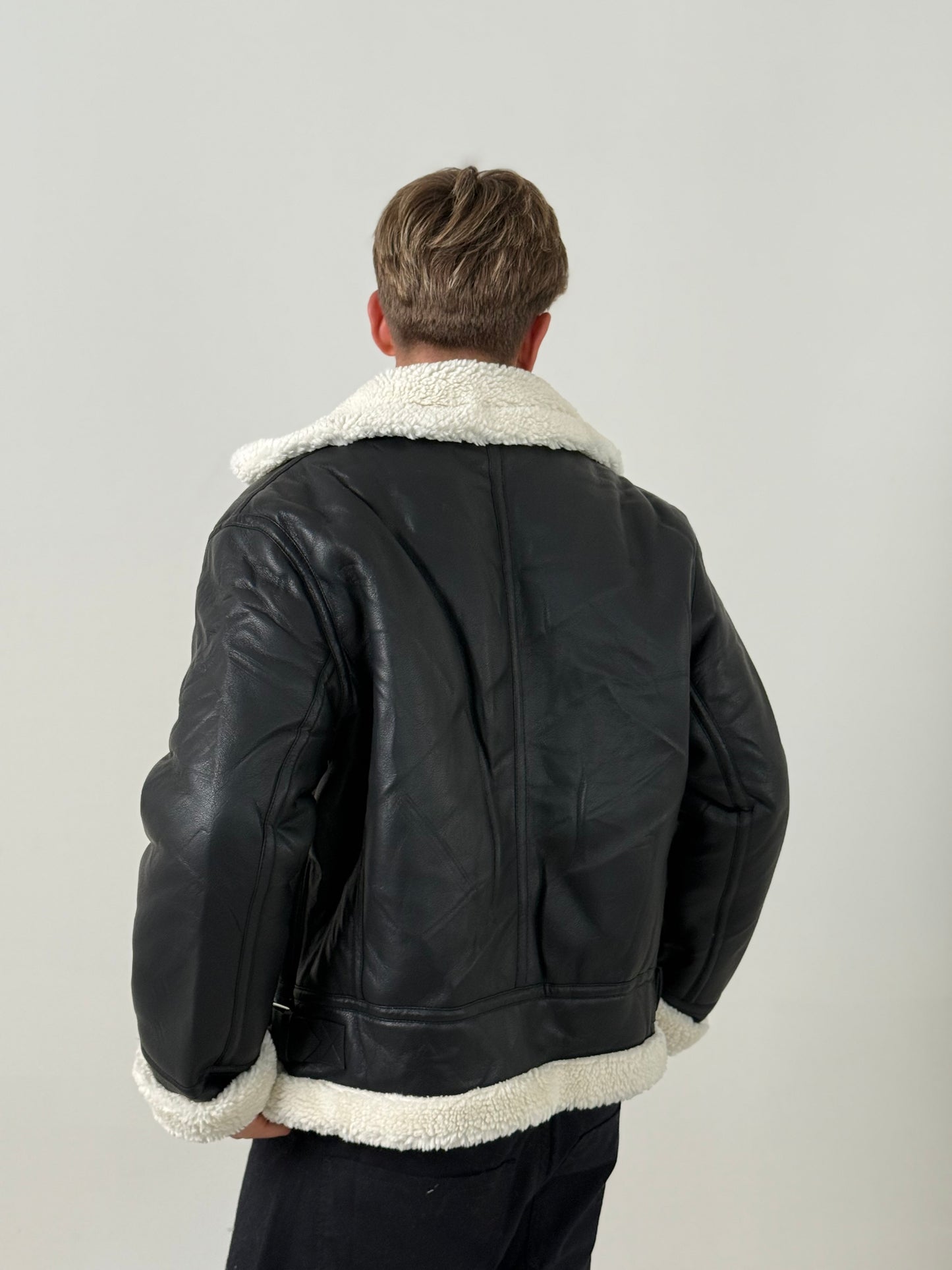 Chaqueta Gamulán Negra - Corderito Crudo
