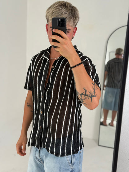 Camisa Tejida Translúcida a Rayas Verticales – Negro & Blanco