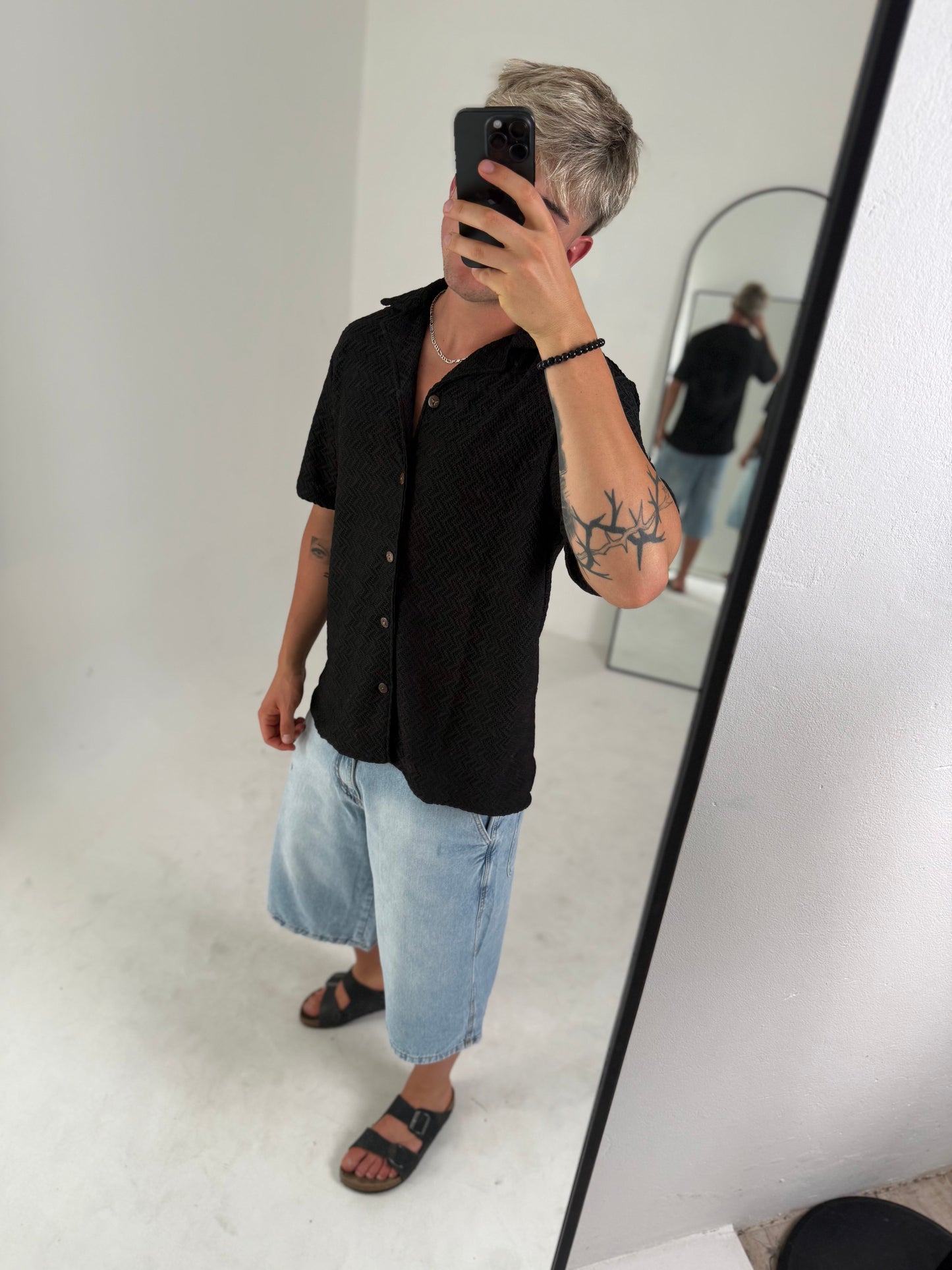 Camisa Tejida Texturizada de Manga Corta – Negro